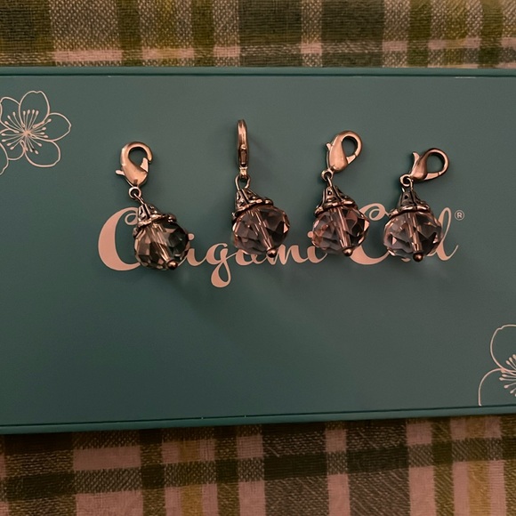 Set of 4 crystal dangles in gray and pink - Picture 1 of 2